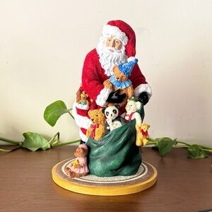 Pipka "Santa's Cuddly Treasures" figurine